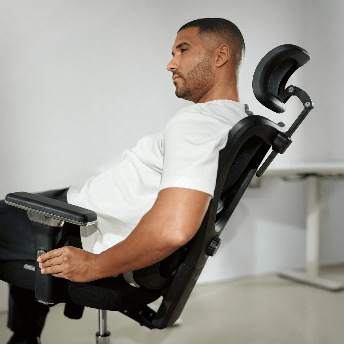 CLOUVOU CleverSeat - Best selling ergonomic office chair - Clouvou Schwarz